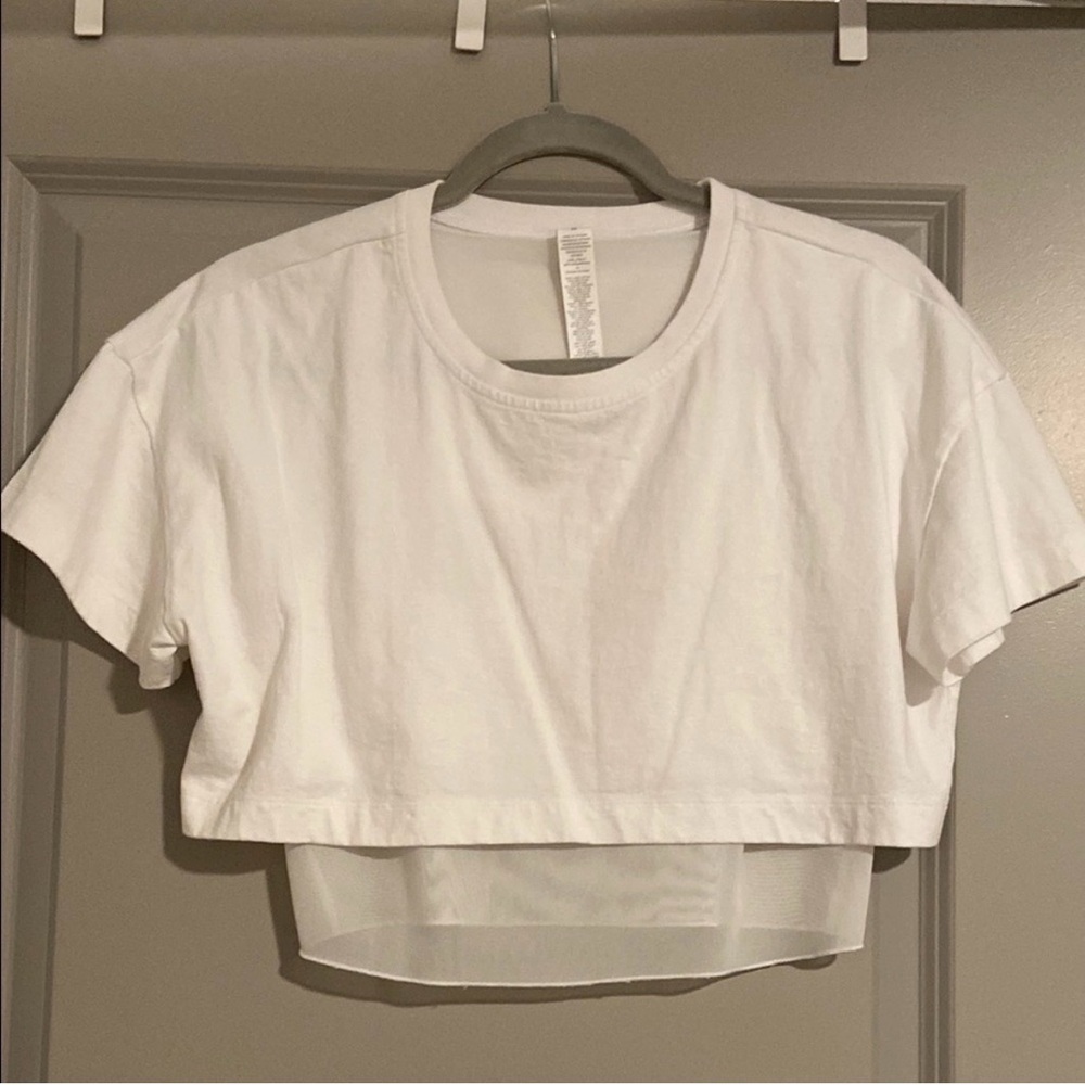Alo Yoga - Made You Look Cropped Tee